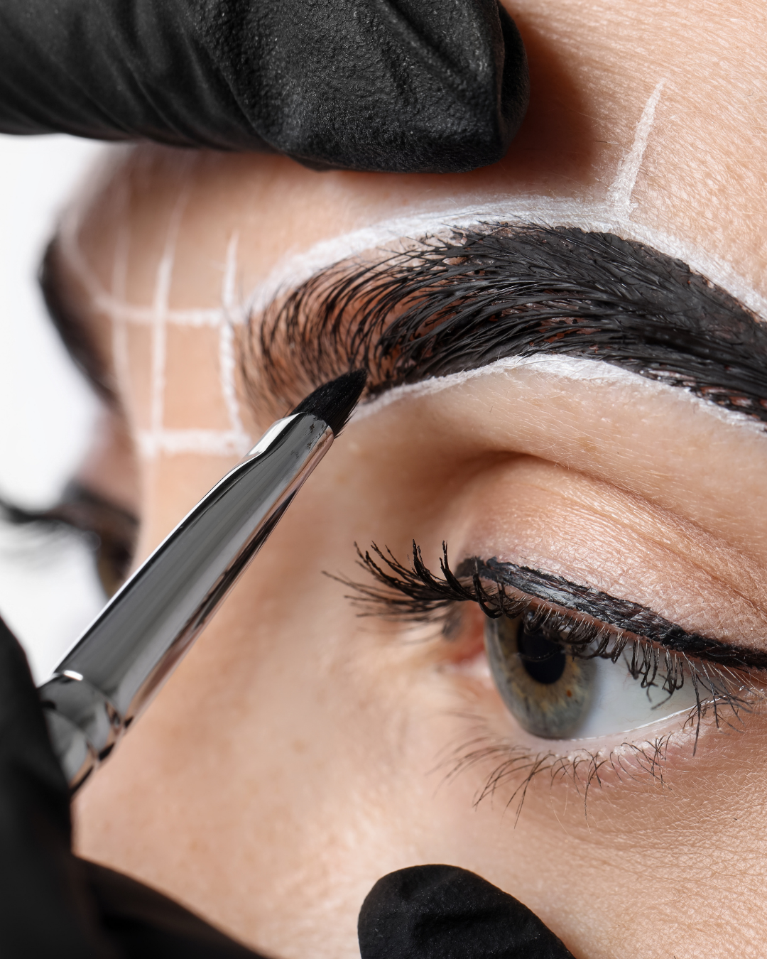 Designer de Sobrancelha com Tintura: O Que Você Precisa Saber Antes de Escolher Esse Procedimento